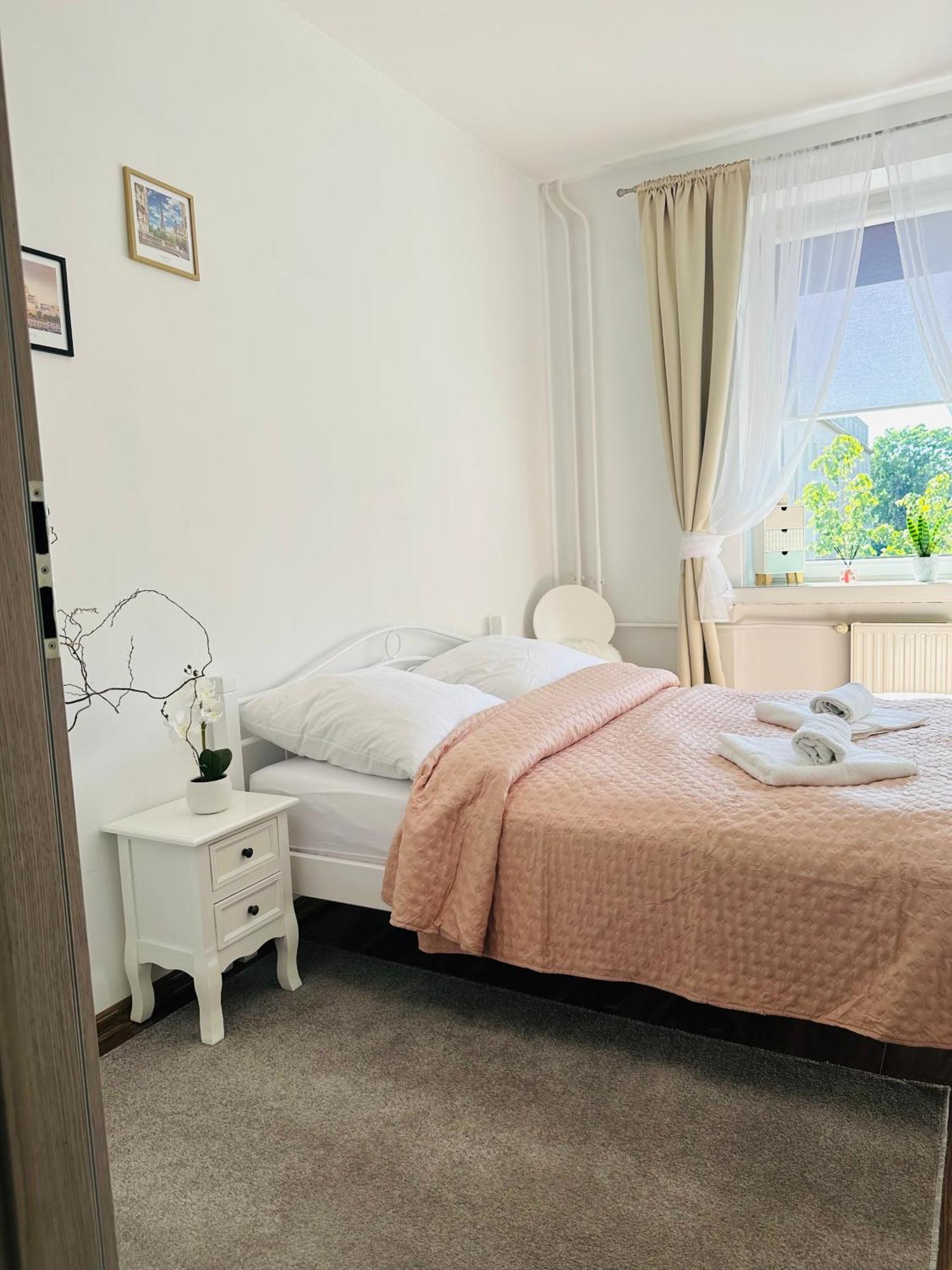 City Apartment Czestochowa Centrum 2-Bedroom מראה חיצוני תמונה